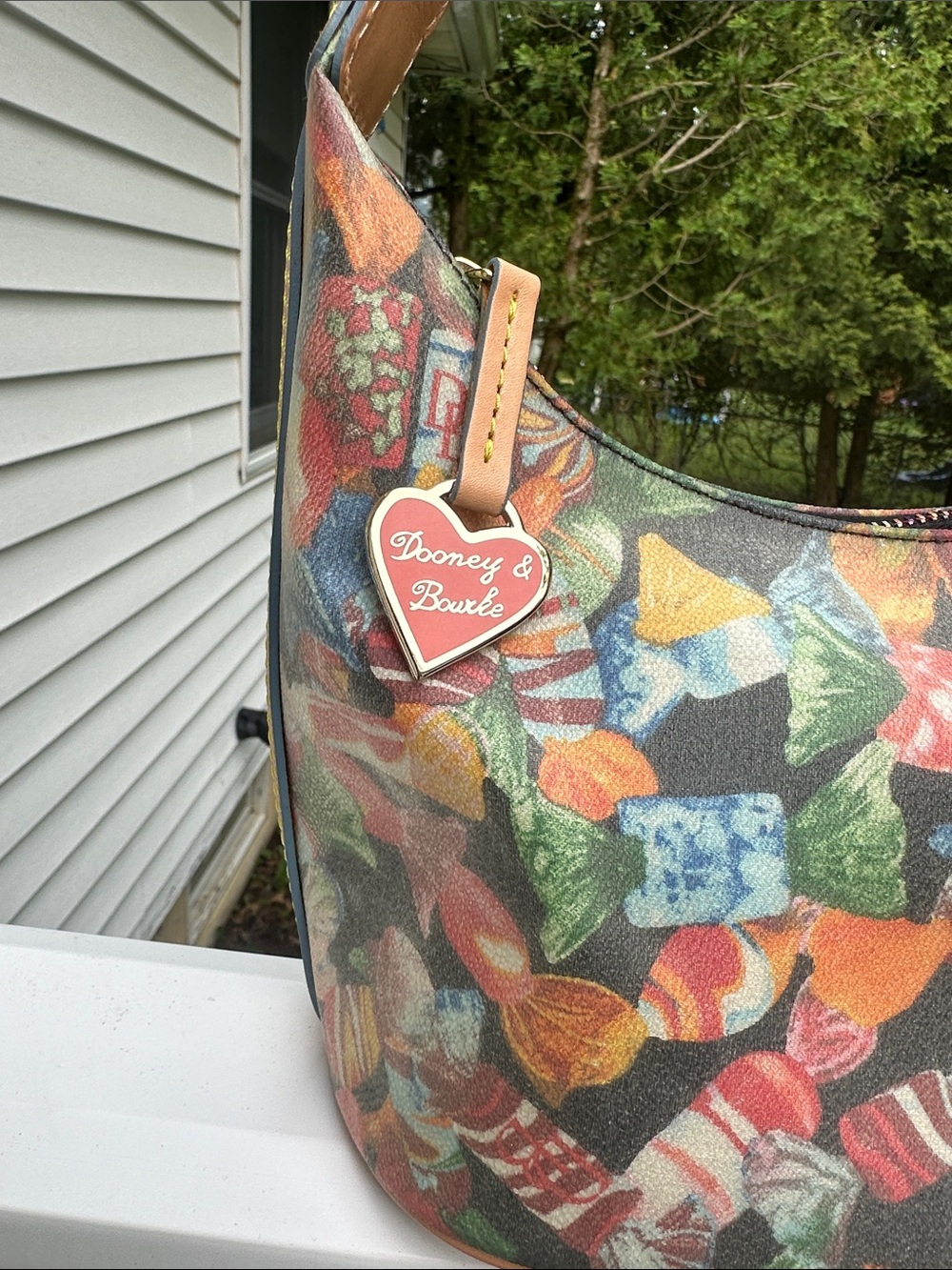 Dooney & Bourke retired candy print bucket bag - Picture 4 of 16